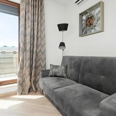 Apartment Luksusowy Z 4 Sypialniami, Klimatyzacja I Biurkiem W Gdansku By Renters *