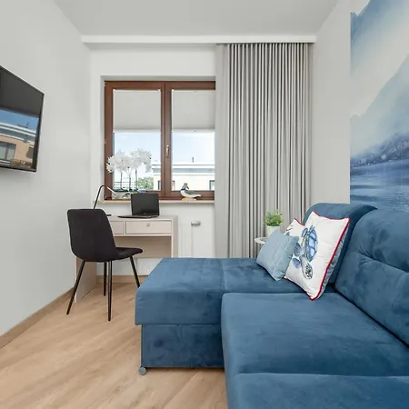 Luksusowy Z 4 Sypialniami, Klimatyzacja I Biurkiem W Gdansku By Renters *