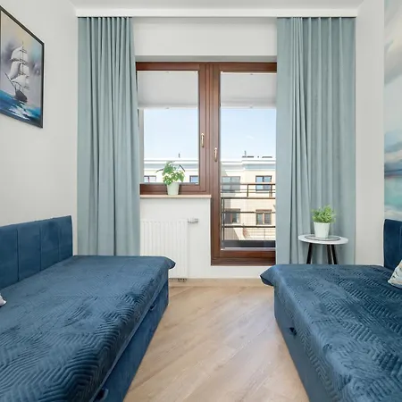Luksusowy Z 4 Sypialniami, Klimatyzacja I Biurkiem W Gdansku By Renters *