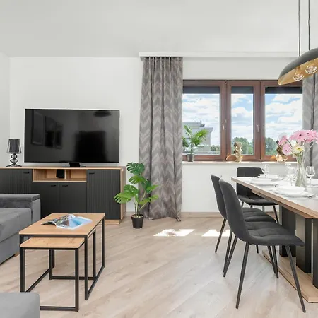 Luksusowy Z 4 Sypialniami, Klimatyzacja I Biurkiem W Gdansku By Renters Gdansk